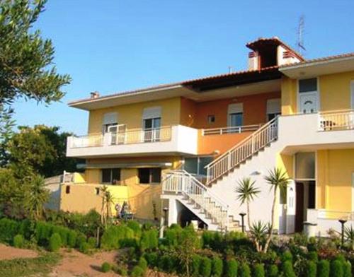 Estelle Hotel - Photo 4