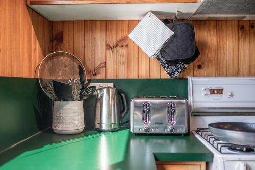 The Boathouse - Freycinet Holiday Houses