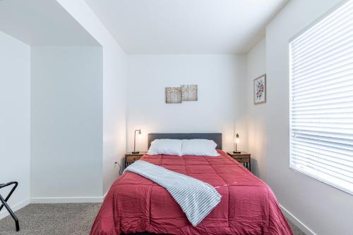 Heaven on Hollywood Furnished Apartments - main image
