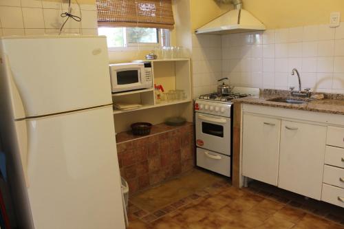 Two-Bedroom Bungalow image 4