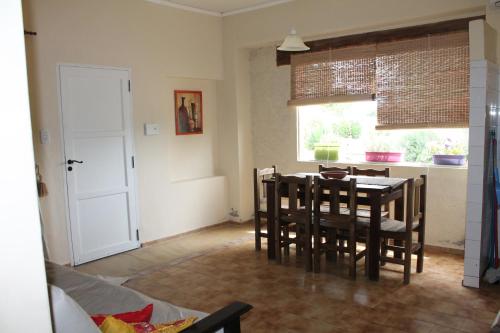 Two-Bedroom Bungalow image 5
