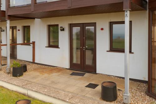 Entrance, White Lodge Apartments in Mawgan Porth