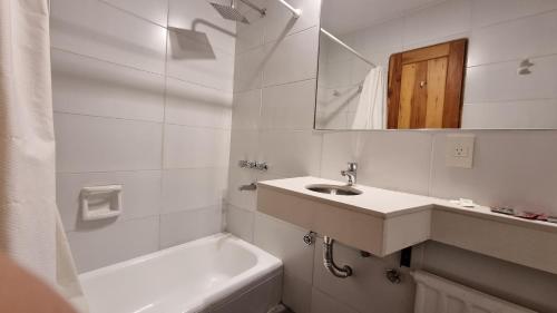 Hosteria Santa Rita - Photo 2