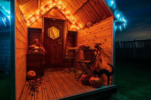 Mad Hatters Glamping & Campsite