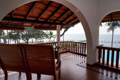 شرفة/ تراس, باكوات ريبلز كوماراكوم (Backwater Ripples Kumarakom) in كوماراكوم