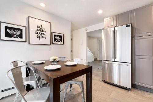 Trendy New Hideout in the Heart of the City - image 10