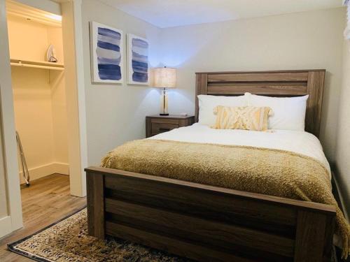 Inviting Bungalow Next to UNC - Free cruiser bikes! - image 4
