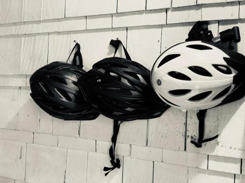 Inviting Bungalow Next to UNC - Free Cruiser Bikes Inviting Bungalow Next to UNC - Free Cruiser Bikes