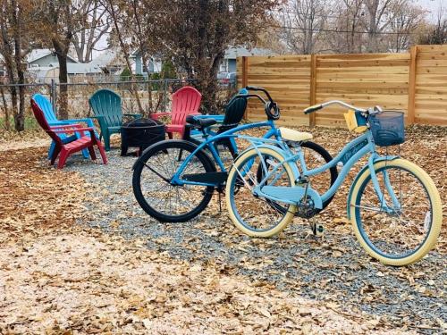Stunning Bungalow next to UNC - Free Cruiser Bikes! - image 2
