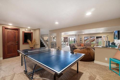 Outstanding Home with Incredible Views - image 11
