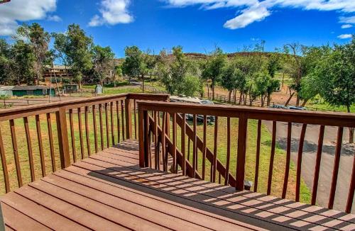 Hidden Valley Retreat - Foothill Views, Large Yard!