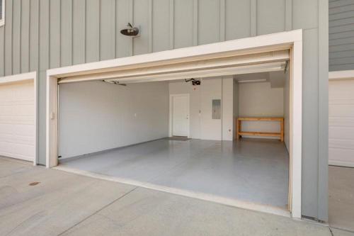 874 Baum St Unit C - image 2