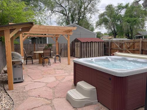 Charming Vintage Cottage with Hot Tub & Free Bikes! in Fort Collins, USA