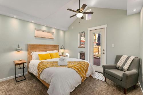Vibrant Downtown Bungalow - Walk Everywhere! in Fort Collins, USA