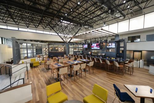 Crowne Plaza Jacksonville Airport, an IHG Hotel