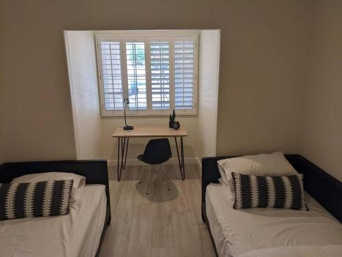 Heated Pool - Spacious, Cheerful Home 5br/3bath, Chandler (photo 8)