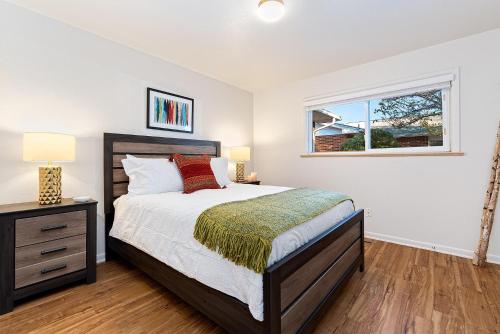 Centrally Located Townhome Near PVH - Dog Friendly in Fort Collins, USA