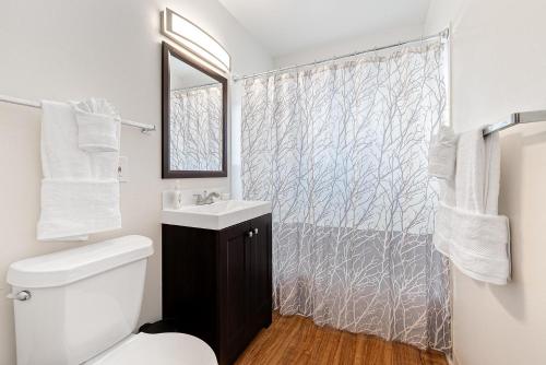 Centrally Located Townhome Near PVH - Dog Friendly in Fort Collins, USA