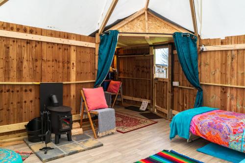 Mad Hatters Glamping & Campsite