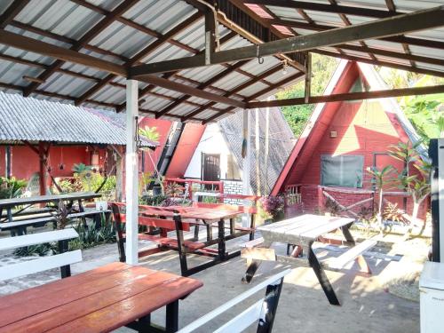 SPOT ON 89716 Nazri Nipah Camp in Pangkor-sziget