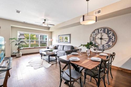 Spectacular Home near Breweries & River District! in Fort Collins, USA