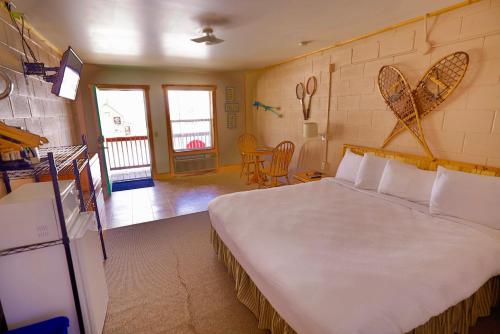 Guestroom, Canyon View King in Silverton (CO)