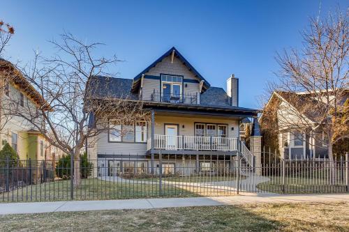 Brilliant Posh Home - Backs to Poudre River Trail! in Fort Collins, USA