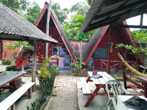 SPOT ON 89716 Nazri Nipah Camp in Pangkor-sziget