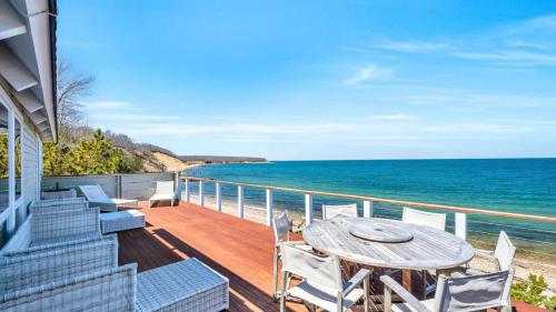 Beach House on Fort Pond Bay