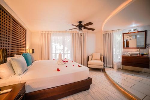 Paradise Beach Resort & Dive Center in Roatan Island