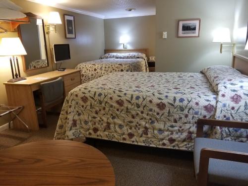2 queen beds