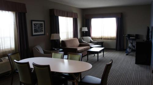 Best Western PLUS Fort Saskatchewan Inn & Suites