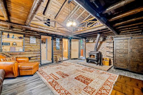 Minerva's Log Cabin Gem