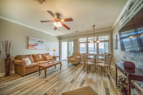 The View -Unit 317 in Huddleston, USA