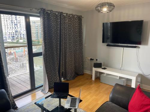 REMO APARTMENTS Near Canary Wharf & 02 Arena