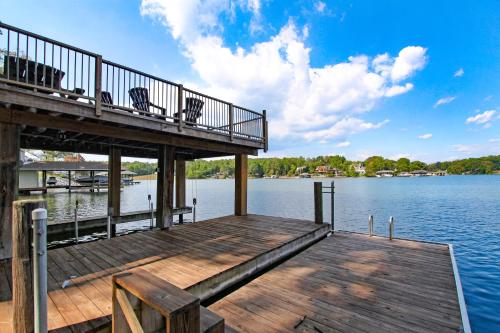 Cottage at the Lake