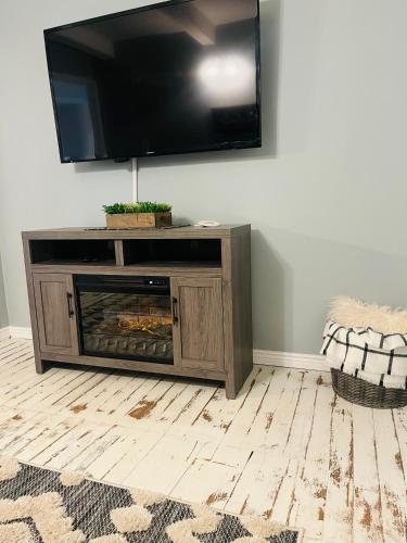 Cozy Main Level 2 Bedroom Apartment next to DIA in Commerce City, USA