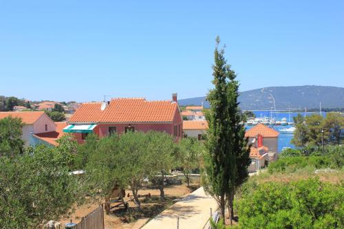 Apartments by the sea Ilovik, Losinj - 8069 - Location saisonnière - Ilovik
