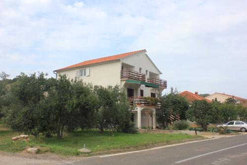 Apartments with parking space Kraj, Pasman - 8502 · Tkon