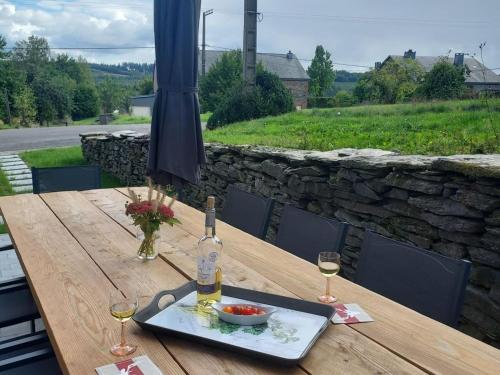 Erkély/terasz, Holiday home in Walloon Ardennes in Bievre