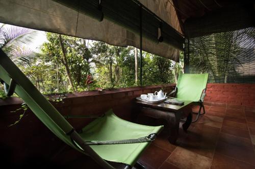 Faciliteiten, Grassroots Wayanad, Valley-View Tents in Padinjarathara