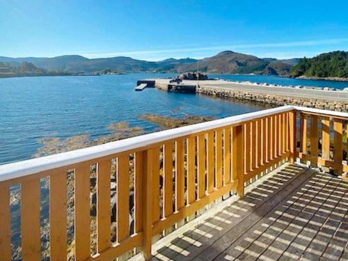 ทัศนียภาพภายนอกโรงแรม, 4 person holiday home in MÅLØY-By Traum (4 person holiday home in MALØY-By Traum) in มาลอย