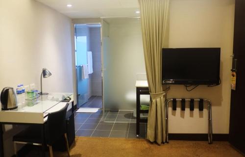 Hotel Puri Ximen Branch - Tap to explore photos