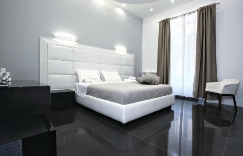 DUOMO LUXORY HOME, Неаполь
