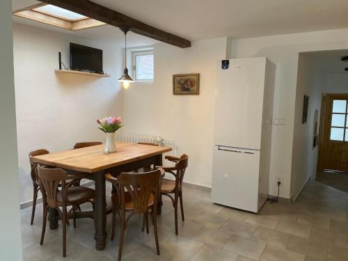 Dotări, Apartmany Zluty domecek in Trebon City Center