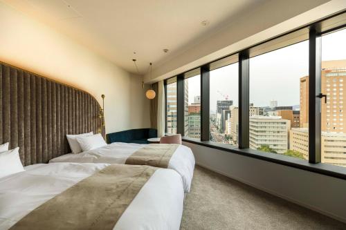 Deluxe Twin Room with Panoramic City View