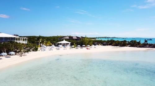 Peace and Plenty Resort in Victoria Habour