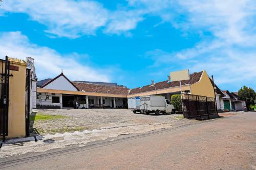 Entrance, Super OYO 91710 Hotel Anugerah near Rembangan Public Bath