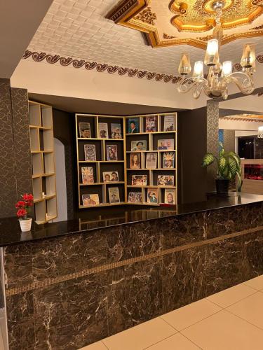 Grand Black Hotel in เมอร์ซิน