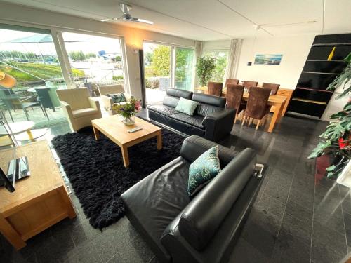 Ferienhaus mit eigenem Bootsanleger in Kortgene